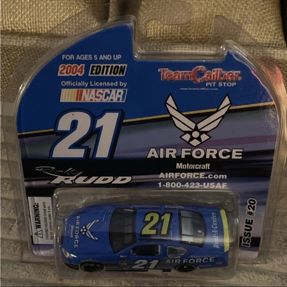 Air Force #21 Blue Die-Cast NASCAR Truck - Picture 3 of 4